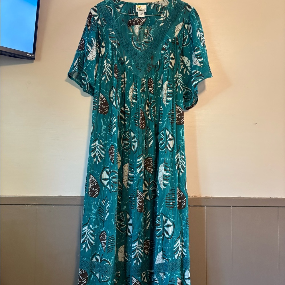 Chic Teal Patterned Maxi Dress - image 1
